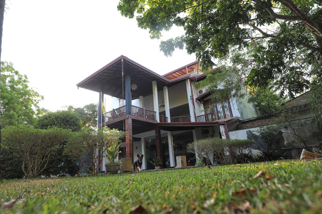 Yala Rich Lodge 티사마하라마 외부 사진